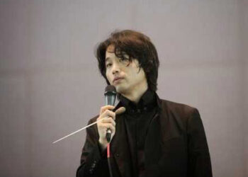 남 일 처럼 안 보여서…